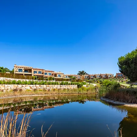 Resort Vale De Milho Village